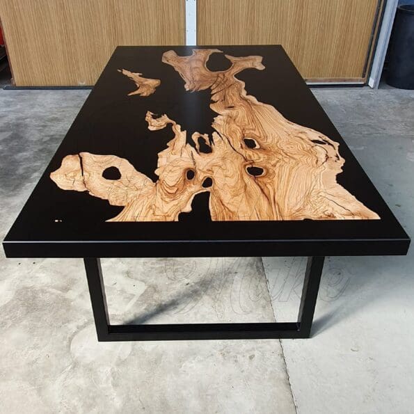 tavolo-in-resina darkness2