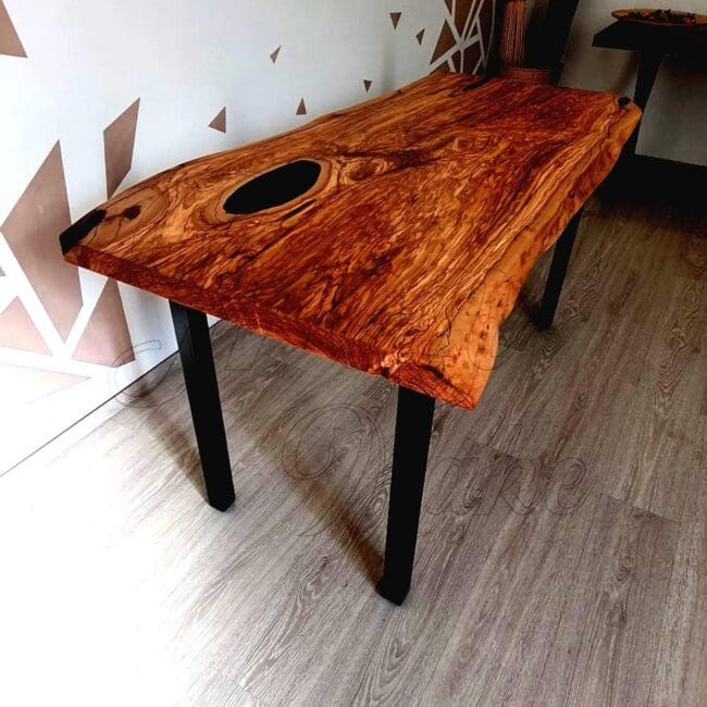 tavolo-in-legno-e-resina-febe1-boost