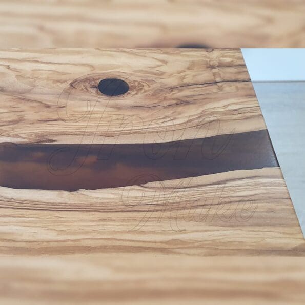 tavolo-in-legno-e-resina-febe5