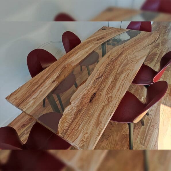 tavolo-in-legno-e-resina-iperione9