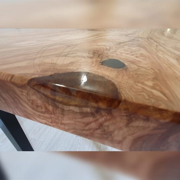 tavolo-in-legno-e-resina-philotes8