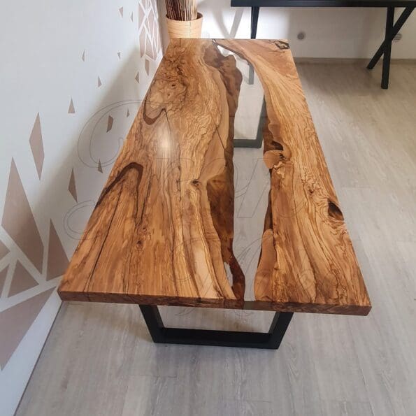 tavolo-in-legno-e-resina-inok2-1