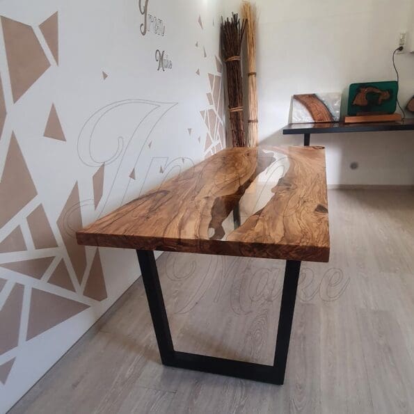 tavolo-in-legno-e-resina-inok3-1