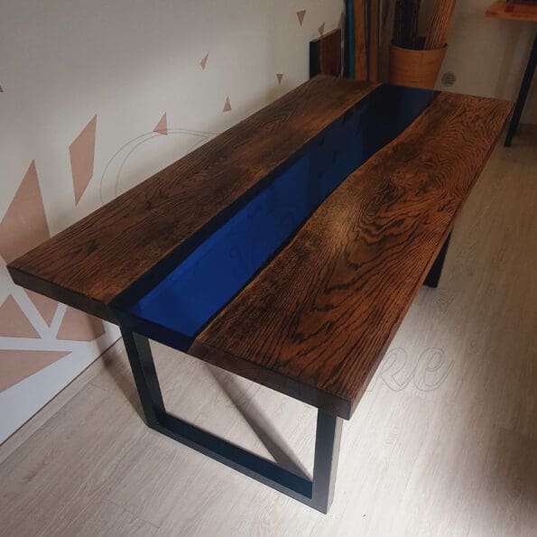 tavolo-in-legno-e-resina-cobalt1