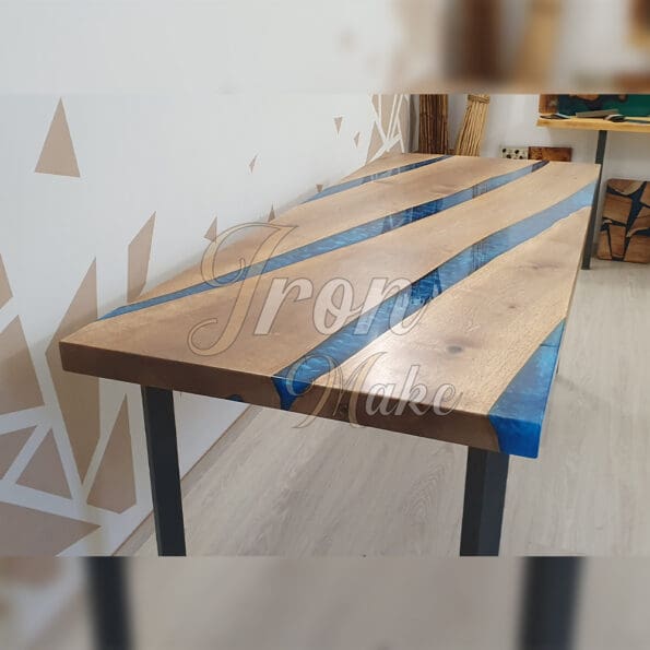 tavolo in legno e resina-parallel5