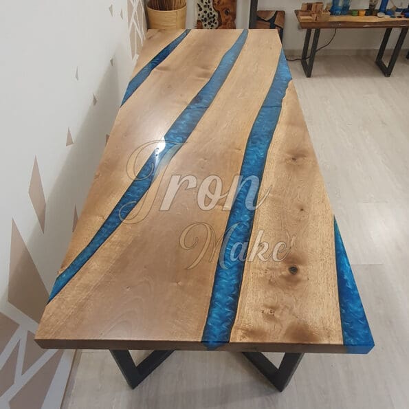 tavolo in legno e resina-parallel9