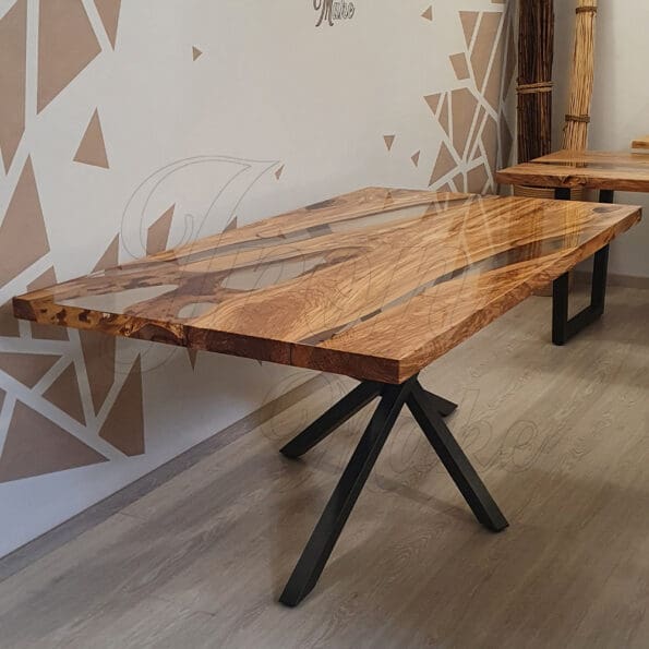 tavolo-in-legno-e-resina-wonder1