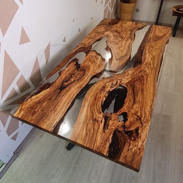 tavolo-in-legno-e-resina-canyon1