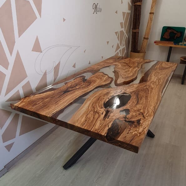 tavolo-in-legno-e-resina-canyon2