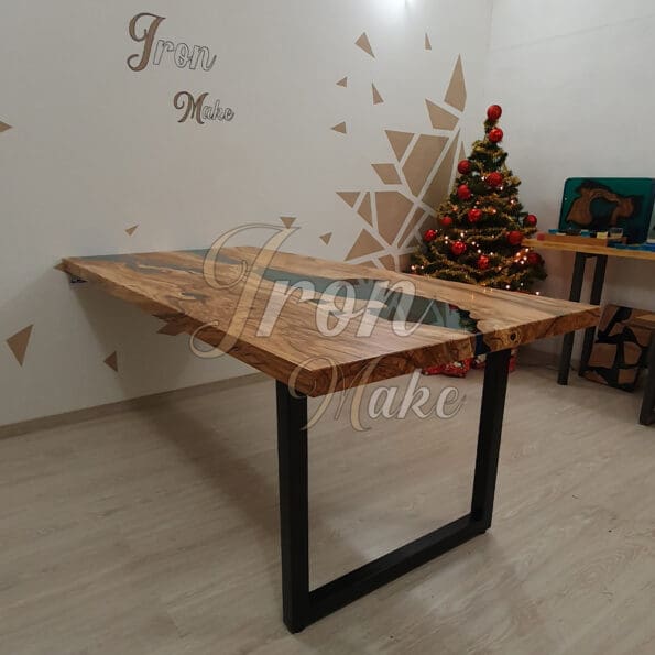 tavolo-in-legno-e-resina-doris1