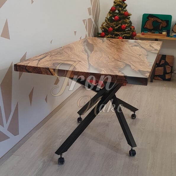 tavolo-in-legno-e-resina-frozen2