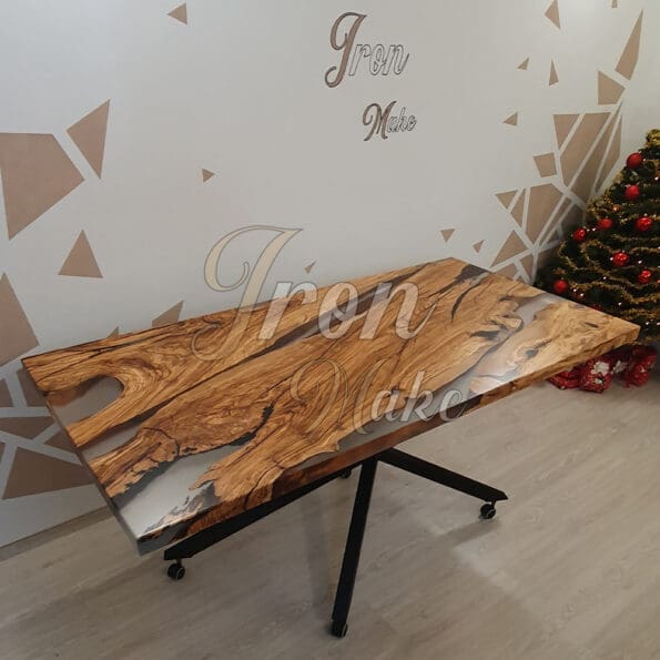 tavolo-in-legno-e-resina-frozen4