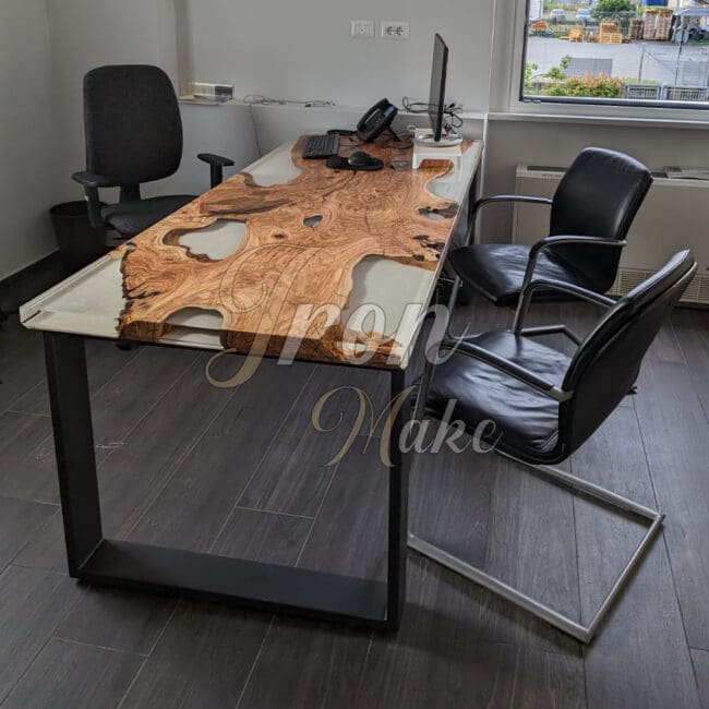 tavolo in legno e resina-dipinto5