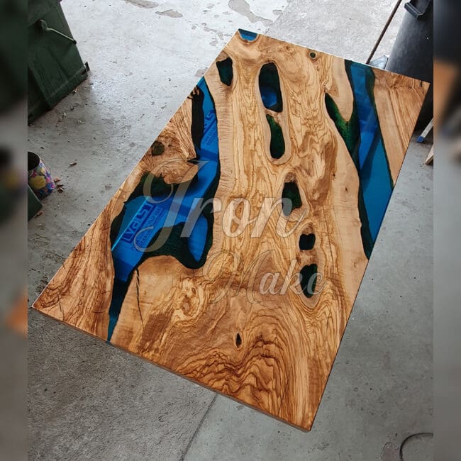 tavolo in legno e resina-denim1