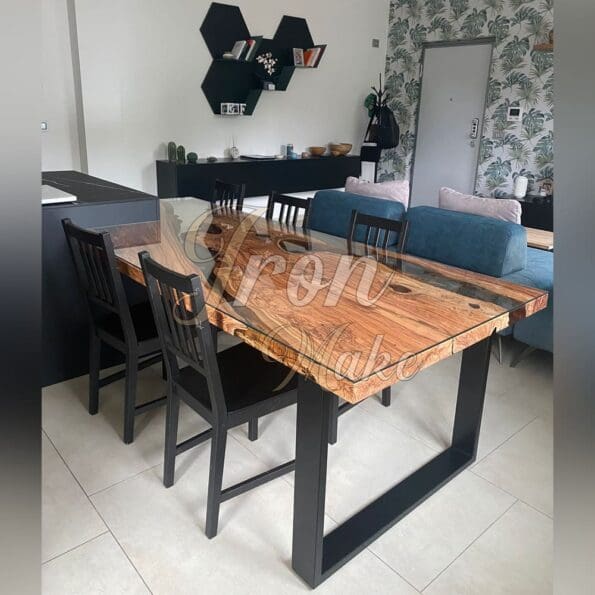 tavolo in legno e resina-elisabeth4