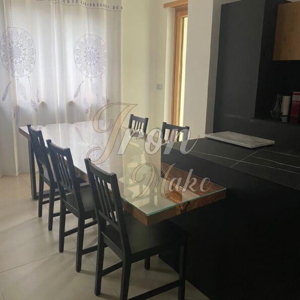 tavolo in legno e resina-elisabeth6