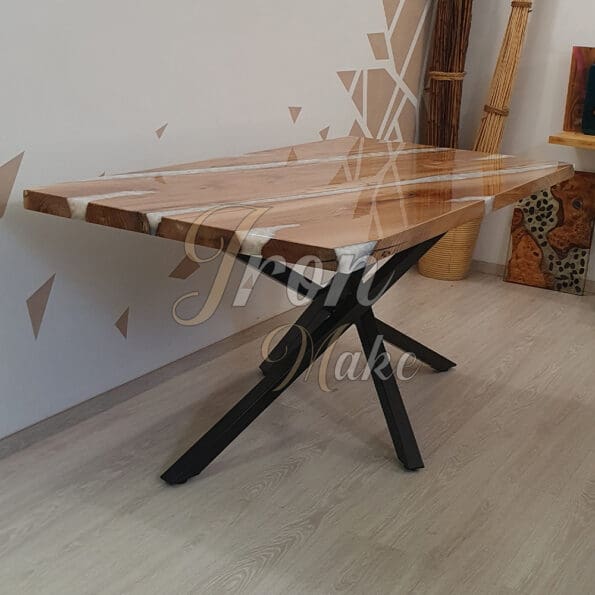 tavolo in legno e resina-shiny4