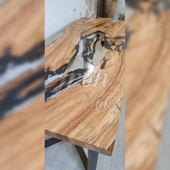 tavolo in legno e resina-adamo10