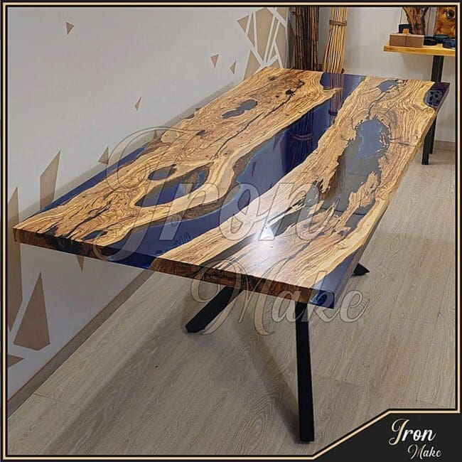 Tavolo-in-legno-e-resina-River1-Iron-Make-concentrate