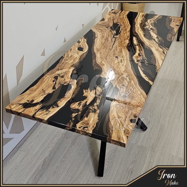 Tavolo-in-legno-e-resina-Blacked1-Iron Make