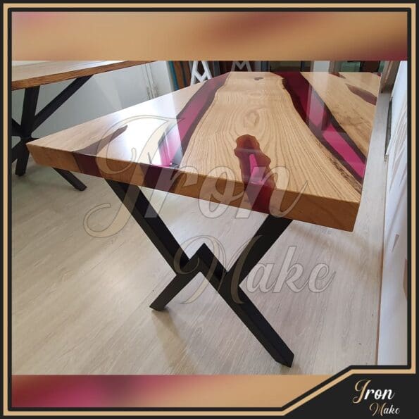 tavolo in legno e resina-barbie11