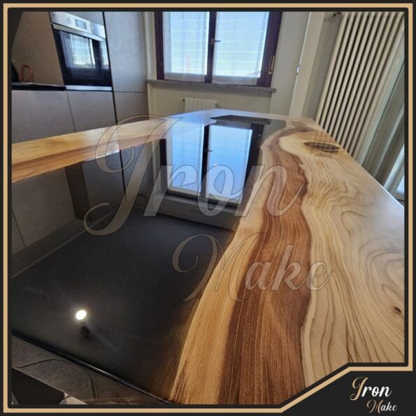 Tavolo-in-legno-e-resina-Coast12-Iron Make