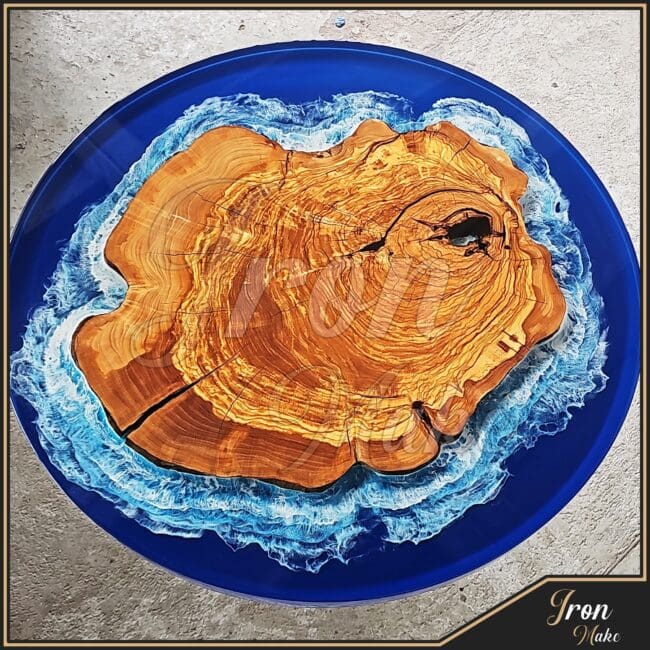 Tavolo-in-legno-e-resina-Rounded6-Iron Make